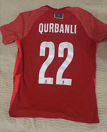 azar 514tkl: Azərbaycan milli komandasına aid futbol forması. Forma qırmızı — 2