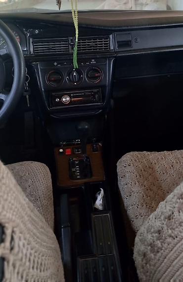 7 nəfərlik avtomobillər: Mercedes-Benz 190: 2.2 l | 1990 il — 8