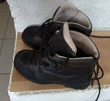 Muška obuća: Nove duboke radne cipele sa pojačanjem u prednjem delu