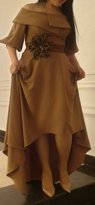 Kokteyl donlar: Ziyafet geyimi, qəhvəyi rəng 40 razmer, bir dəfə toya geyinilibdemek — 2