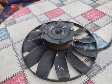 Auto delovi: Ventilator hladnjaka Lada 21214 Niva 1.7i br.1. Polovan, ispravai — 9