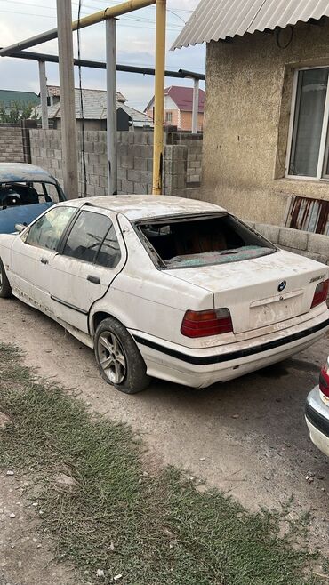BMW: BMW 3 series: 1990 г., Седан