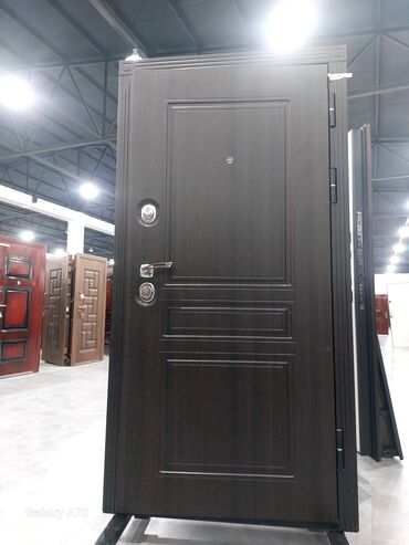 Giriş qapıları: Dəmir giriş qapıları – müasir dizayn və gücləndirilmiş təhlükəsizlik — 4