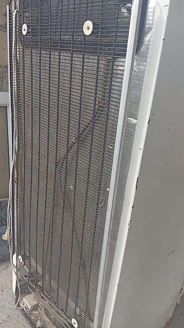 Soyuducular: İki kameralı soyuducu - Üst kamera – soyuducu bölmə, alt kamera – — 2