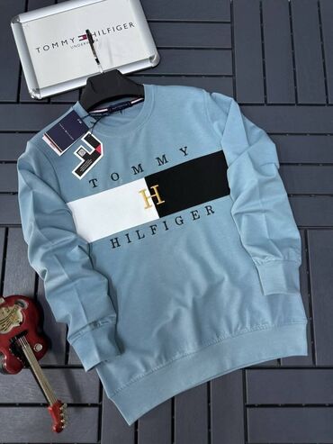 Duksevi: Duksevi 
S m l xl 2xl(pitati za dostupne vel)
Cena 3000 din — 22