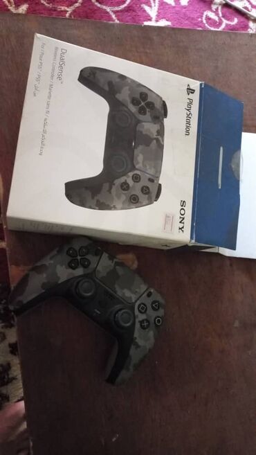 продаю игровой компьютер: Sony PlayStation 5
Почти новый 
Продается без монитор две жестика