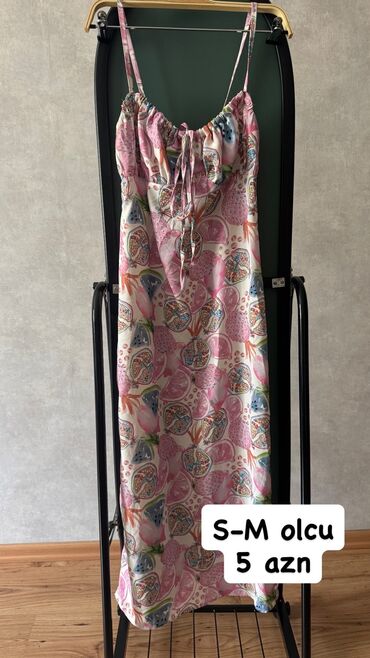 Ətəklər: Qadın geyimləri – ətək və donlar (S–M/S–M–L ölçülər) Her biri yeni — 9