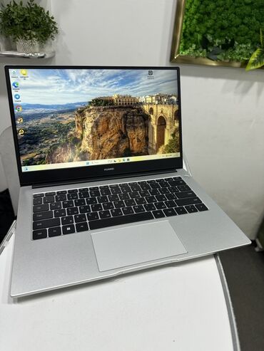 Ноутбуки: Ноутбук, Huawei, 8 ГБ ОЗУ, Intel Core i3, 14.3 ", Для несложных задач, память SSD