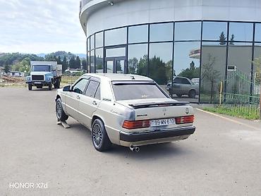 mersedes diskler: Mercedes-Benz 190 (W201) sedan - Kuzov: 4 qapılı sedan, iki rəngli — 6