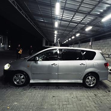 Toyota Ipsum: 2003 г., 2.4 л, Автомат, Бензин, Минивэн
