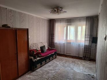 2 комнатные квартиры в бишкеке продажа: 2 бөлмө, 44 кв. м, 104-серия, 2 кабат, Эски ремонт