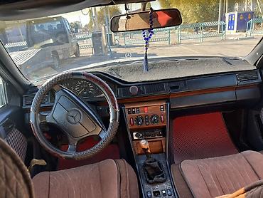 w124 уневерсал: Mercedes-Benz W124: 1995 г., 2.2 л, Механика, Бензин, Универсал — 6