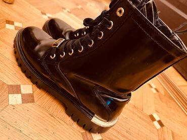 Çəkmələr: Qısaboğaz, Tommy Hilfiger, Ölçü: 36, rəng - Qara, İşlənmiş — 4