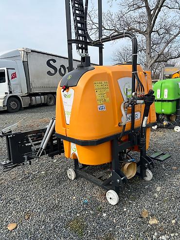 kotanlar traktor: Çiləyici 1 tonluq. Türkiyənin çox keyfiyyətli Öntar firmasıdır. 4 — 4