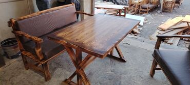 Bağ, çöl masa və oturacaq dəstləri: Rustik taxta yemək dəsti Tərkibi: - 1 ədəd düzbucaqlı masa - 2 ədəd — 4