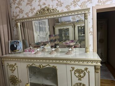 Ev üçün digər mebel: Qonaq dəsti ilə yataq dəsti hamsi birlikdə satilir. Yaxşı — 4