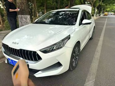 машина за 30000: Kia K3: 2022 г., 1.5 л, Автомат, Бензин, Седан