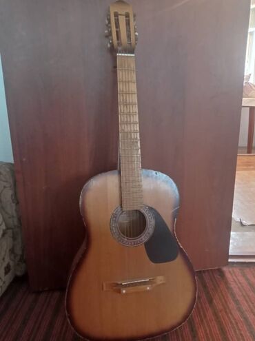 футляр для скрипки бу: Продается классическая гитара 🎸 состояние как на фото играет, и