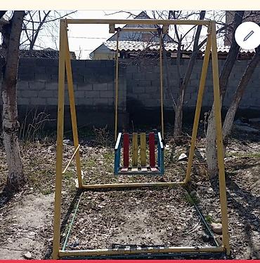 качеля детское: Детские садовые качели на металлической раме - Конструкция: прочная — 1