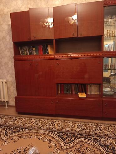 Стенки-шкафы: Секция-стенка для гостиной в классическом стиле. - Материал: ДСП/шпон — 2
