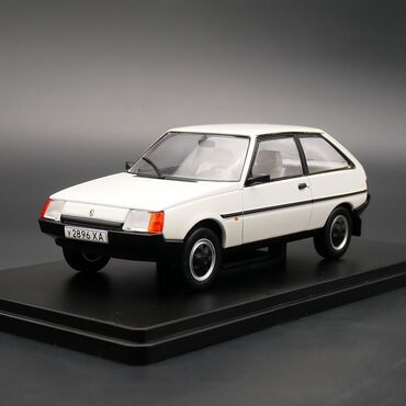 Avtomobil modelləri: Hachette 1/24 ölçüdə avtomobil modelləri.Hamısı blisterin içindədir — 13