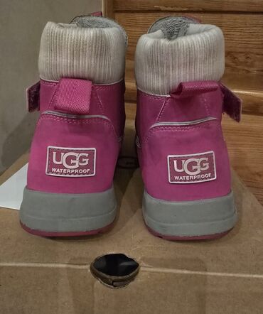 Gležnjače: Gležnjače, UGG, 37 — 2