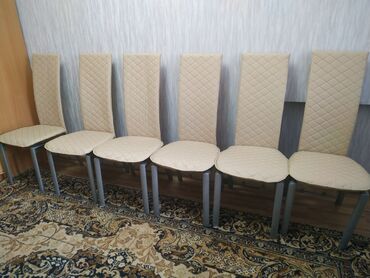 табуретка на фит: В отличном состоянии 6 стульев б/у. Район Ата Трук паркаг. Бишкек