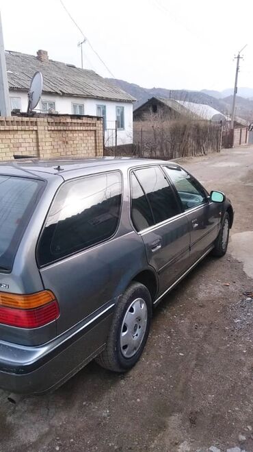 продам буханку: Honda Accord: 1992 г., 2.2 л, Механика, Бензин