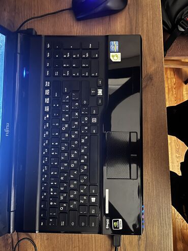 Digər noutbuklar və netbuklar: Intel Core i7, 8 GB, 15.6 " — 9