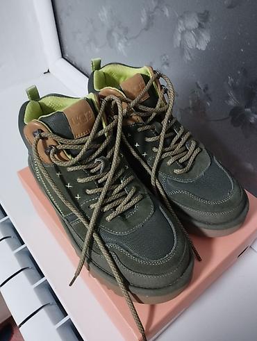 обувь зимняя: Мужские кроссовки, 40, UGG, Новый, цвет - Зеленый, Самовывоз — 1