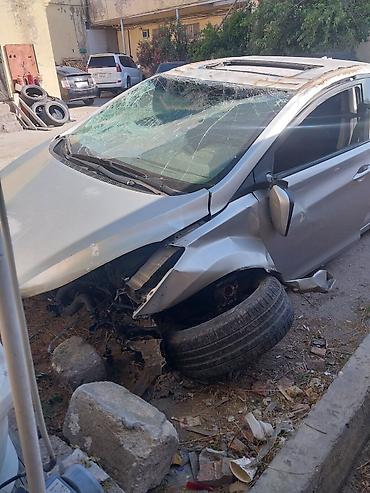 qəzali: Hyundai Elantra 2011 Qezali satlir YPX Aryisi var — 8