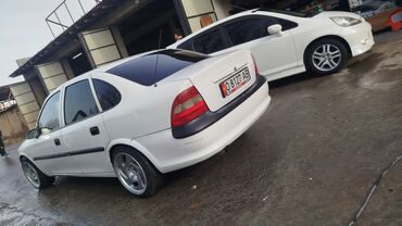 Opel: Opel Vectra: 1996 г., 1.5 л, Механика, Газ, Седан — 8