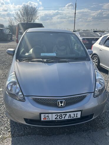 spojler honda: Honda Fit: 2005 г., 1.3 л, Вариатор, Бензин, Хэтчбэк