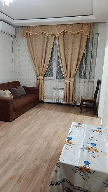 kiraye ecemi: Tələbə oğlanlara EV ! Əcəmi metrosuna 6 -7 deq mesafede 61,65,18 — 3