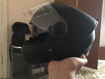 срочно продаю скутер: Продается шлем новый хорошем виде
