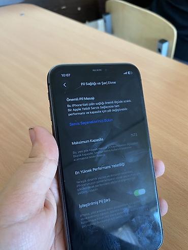 iphone 11 satis: IPhone 11, 64 GB, Qara, Face ID — 9