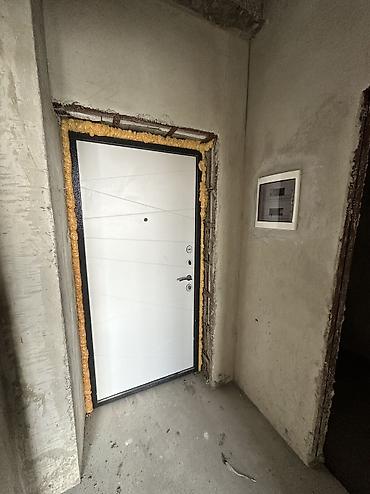 23: 1 комната, 42 м², ул. Ахунбаева / Чапаева Индивидуалка, 3 этаж, ПСО (под самоотделку) — 1