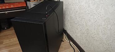 Masaüstü kompüterlər və iş stansiyaları: GPU: RTX 4070 Super CPU: Ryzen 7 5800X Anakart: MSI MPG X570 Gaming — 4