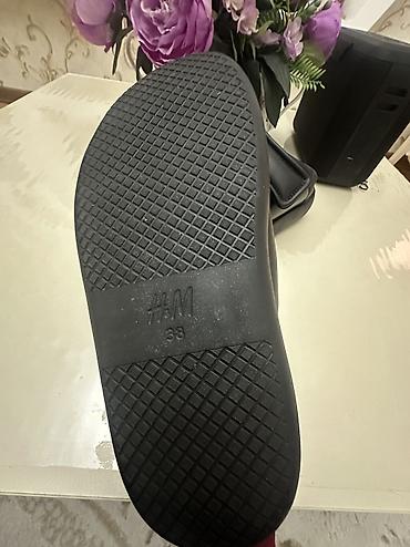 Basanoşka və səndəllər: Qara rəngli uniseks sandal H&M - Modell: qalın platformalı, açıq — 6