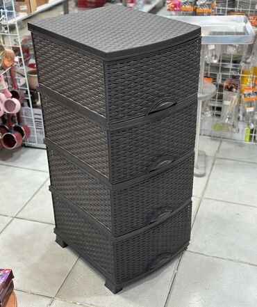 Komodlar: Yeni, Güzgüsüz — 4