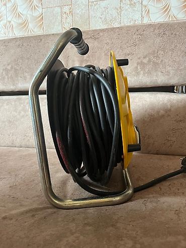 220 v: 20 metrlik kabel barabanı – 3x2,5 mm - Uzunluq: 20 m (etiketdə “20 — 2