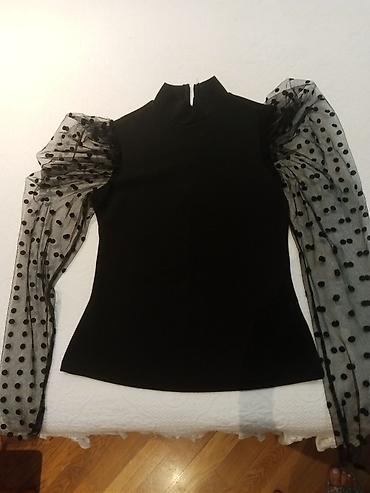 musduk: Qara bluz – SHEIN, ölçü M (EUR M/USA M) qolu tullu.
Moskvada almışam — 1