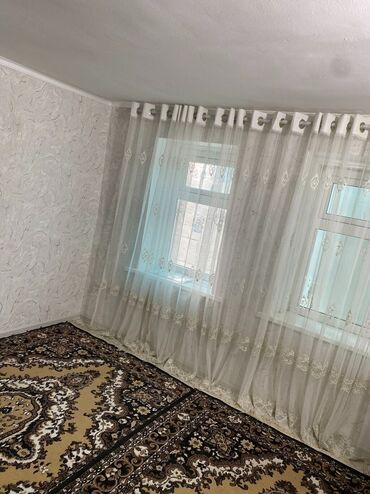 Долгосрочная аренда квартир: 55 м², 2 комнаты, Парковка, Забор, огорожен