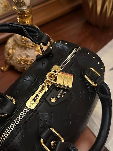 Çantalar: Əl çantası, Louis Vuitton — 2
