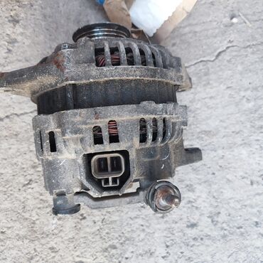 Генераторы: Генератор Mazda 2001 г., Б/у, Оригинал — 2