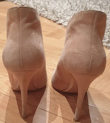 Salonke: Salonke, Balenciaga, 38 — 7