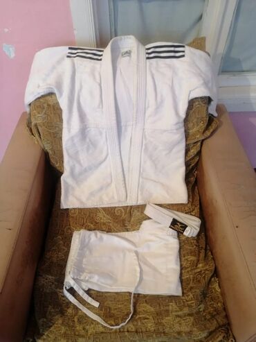 İdman formaları: Məhsul: Judo/ciyudo üçün komplekt formalar Təsvir: - Brend: Adidas — 6
