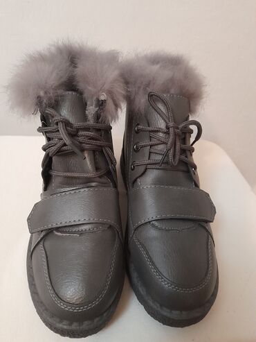Куры, петухи: Ботинки зимние новые