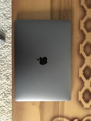 Ноутбуки Apple (MacBook): Apple MacBook Air 13.3" (M1, 2020), Space Gray - Чип: Apple M1 - ОЗУ — 1