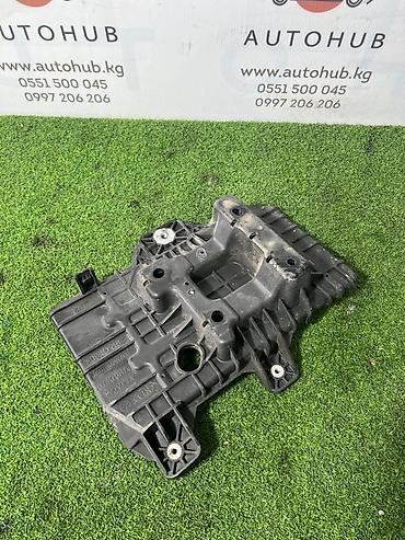 Поддон под аккумулятор Kia K5 JF 2.0 LPG 2017 (б/у) at lalafo.kg Поддон под аккумулятор Kia K5 JF 2.0 LPG 2017 (б/у)